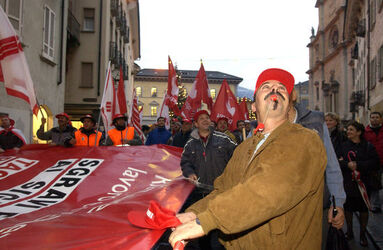 Bellinzona manifestazione sindacati SEI FLMO