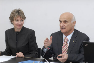 Bellinzona conferenza stampa sui premi di assicuazione malattia 2010
