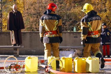 Orselina esercitazione Pompieri alla Madonna del Sasso