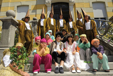 Mendrisio Gruppo Biancaneve e i sette Nani in Municipio