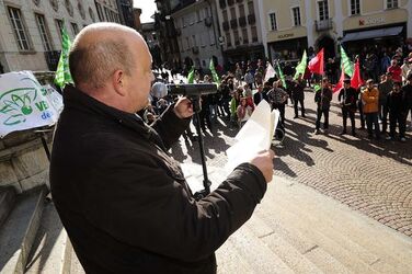 Bellinzona manifestazione contro politica sanitaria