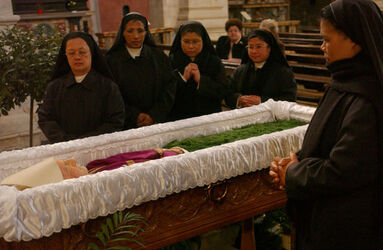 Bellinzona esposizione salma vescovo Torti