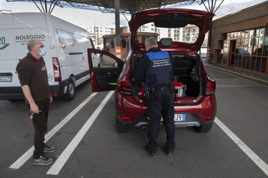 Chiasso controlli al valico doganale Chiasso controlli al valico doganale