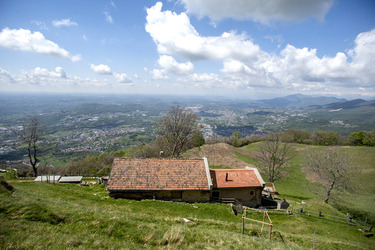 Monte Generoso rifugio Alpe Caviano