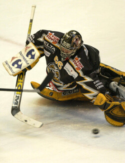 Hockey Ronnie R&uuml;eger