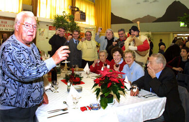 Lugano pranzo persone sole Natale Insieme