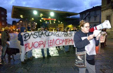 Chiassso manifestazione giovani Molinari