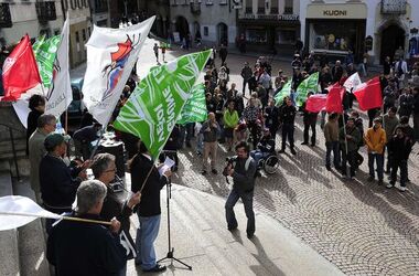 Bellinzona manifestazione contro politica sanitaria