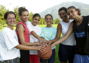 Basket femminile 1.allenamento Star Gordola