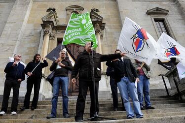 Bellinzona manifestazione contro politica sanitaria