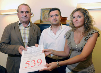 Bellinzona consegna firme a favore partecipazione di Castel San Pietro per studio aggregazione Alto Mendrisiotto