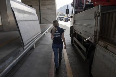 Chiasso controlli al valico doganale Chiasso controlli al valico doganale