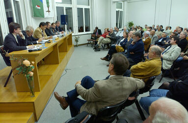 Giubiasco dibattito fusioni bellinzonese