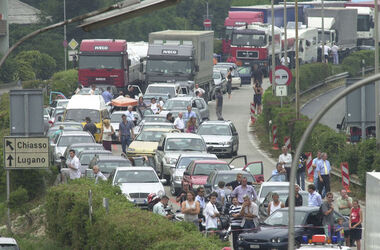 Incidente A2 tamponamento fra tir a Chiasso Incidente A2 tamponamento fra tir a Chiasso