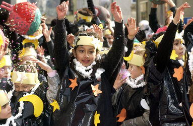 Biasca corteo bambini Carnevale Re Naregna