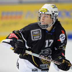 Hockey Nadine Muzerall