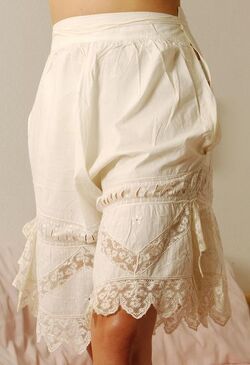 Sessa mostra Intimo attraverso i secoli 