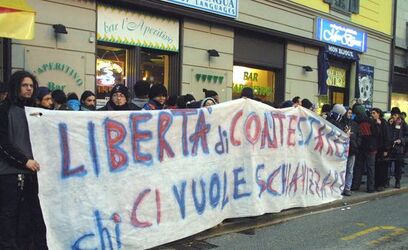 Lugano manifestanti nei pressi di Piazza Dante