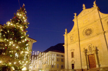 Ticino addobbi natalizi nelle citta