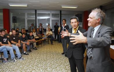 Bellinzona incontro dei liceali con Moritz Leuenberger Bellinzona incontro dei liceali con Moritz Leuenberger