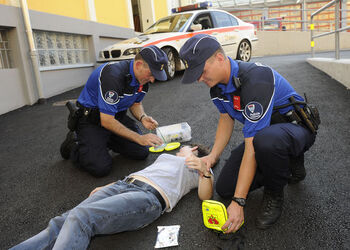Chiasso defibrillatore polizia comunale