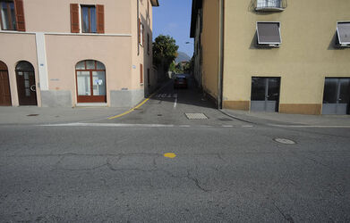 Balerna strada cantonale e incrocio per Gorla