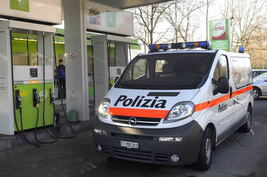 Stabio rapina distributore ERG
