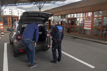 Chiasso controlli al valico doganale Chiasso controlli al valico doganale