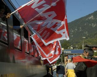 Faido treno speciale manifestazione UNIA