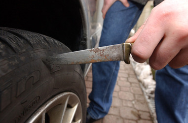 Malcantone vandalismi sulle auto