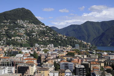 Lugano veduta golfo e lago lugano