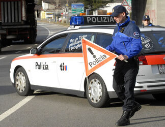 Bellinzona nuove divise Polizia Cantonale