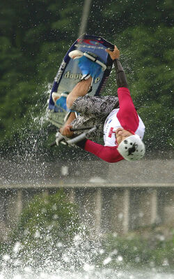 Wakeboard Slide gare acrobatiche ad Agno Wakeboard Slide gare acrobatiche ad Agno