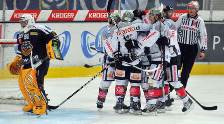 0710.2011 Hockey HC Lugano EV Zugo