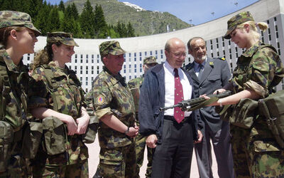 Airolo Luigi Pedrazzini in visita al reggimento 96