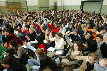 Lugano studenti Liceo 1 in assemblea