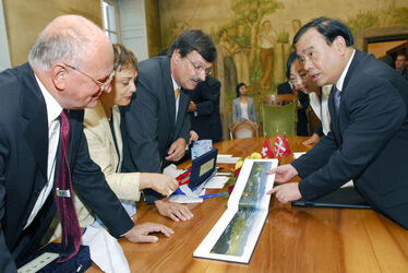 Lugano visita governatore cinese