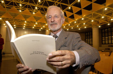 Ascona presentazione libro di Alfredo Poncini Ascona presentazione libro di Alfredo Poncini