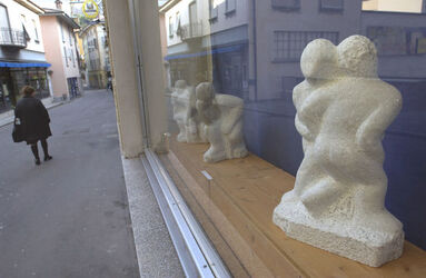 Mendrisio MeArt mostra sculture in vetrina