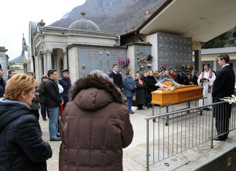 Porlezza IT funerali di Flora Urech