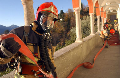 Orselina esercitazione Pompieri alla Madonna del Sasso