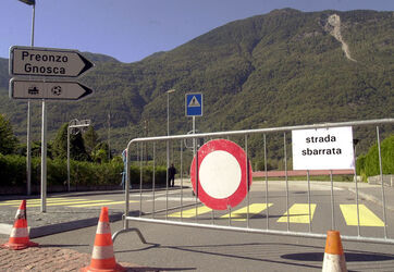 Preonzo frana strada bloccata