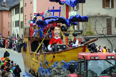 Roveredo GR corteo mascherato carnevale Lingera