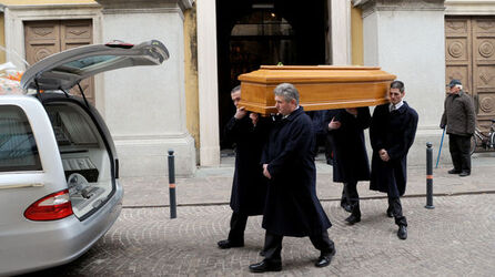 Porlezza IT funerali di Flora Urech